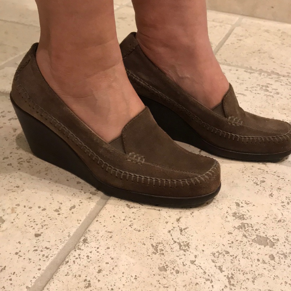 Suede Aerosol wedges!